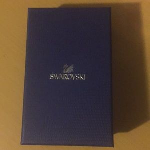 Swarovski beautiful dangling diamond earrings